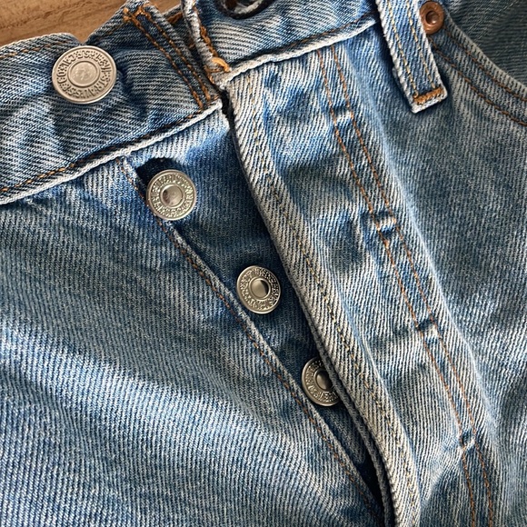 Levi 501 Cutoff Shorts Size 27 - Picture 3 of 6